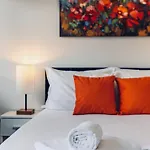فيلة Lina